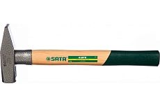 Слесарный молоток с деревянной рукояткой 500гр Sata 92404