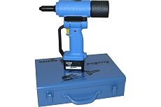 Заклепочник Gesipa accubird, 2 аккумулятора 1,3 ач, пласт. кейс М00022101
