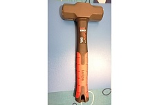 Кувалда 1500г фибергласовая короткая рукоятка Tulips Tools IS12-215