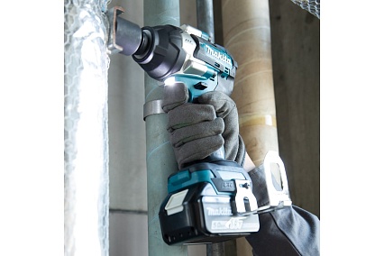 Ударный аккумуляторный гайковерт Makita LXT BL без аккумулятора и ЗУ DTW700Z