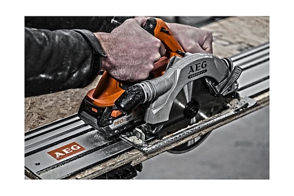 Аккумуляторная бесщеточная дисковая пила AEG BKS 18 BL-0 4935451537