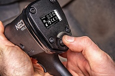 Пневматический ударный гайковерт Neo Tools 1/2&quot;, 320 Нм, с головками 14-502