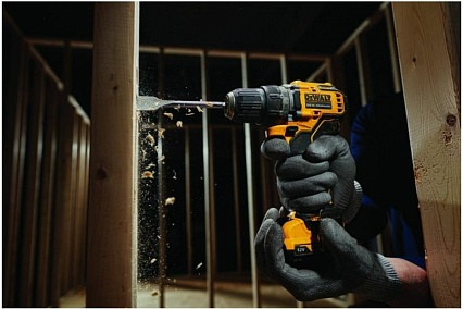 Бесщеточная дрель-шуруповерт DeWalt 12 В XR DCD701N-XJ