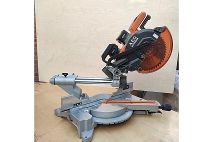 Бесщеточная аккумуляторная торцовочная пила AEG BPS18-254BL-0 4935459336