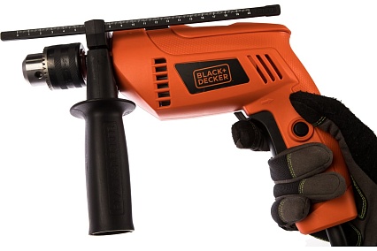 Электрическая ударная дрель Black&Decker HD555
