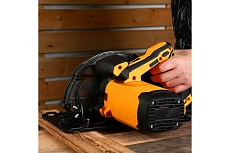 Дисковая (циркулярная) пила Deko DKCS2400-210 2400 Вт, диск 210 мм 063-4319