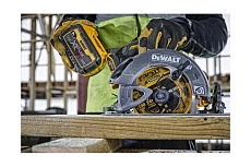 Дисковая пила DeWalt 54 В XR FLEXVOLT DCS578N-XJ