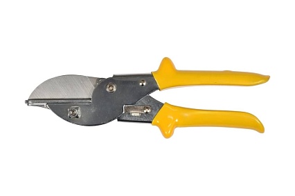 Угловые ножницы для пластмассовых и резиновых профилей TOYA 48350