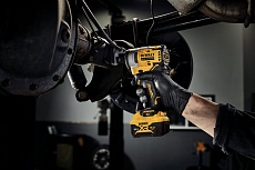 Бесщёточный импульсный гайковерт DeWalt 12 В XR DCF901P1-QW