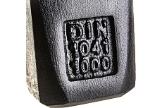 Кованый молоток с деревянной ручкой 1000 Г Кедр 024-1000 23994