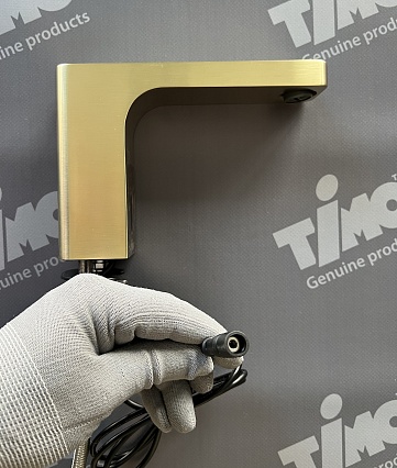 Смеситель для раковины Timo Torne 4313/17F сенсорный, золото матовое