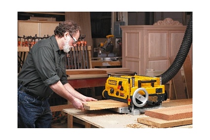 Рейсмусный станок DeWalt 1800 Вт, макс. ширина 330 мм DW735-KS