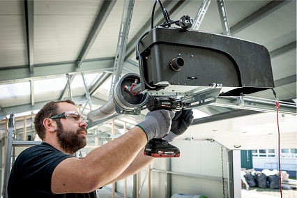 Аккумуляторный ударный гайковерт Metabo SSW 18 LTX 400 BL SE 602255850