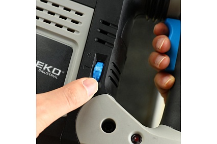 Сетевой перфоратор Deko DKH1900, 1900 Вт, SDS-max, в кейсе 063-4258