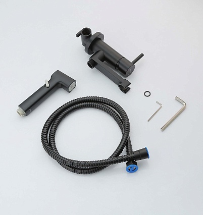 Смеситель Aquatek Ника AQ1819MB с гигиеническим душем, черный матовый Смеситель Aquatek Ника AQ1819MB с гигиеническим душем, черный матовый