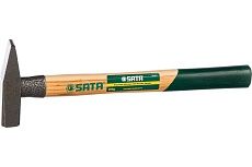 Слесарный молоток с деревянной рукояткой 200гр Sata 92401