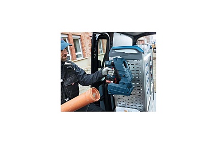 Автомобильное зарядное устройство GAL 1830 W-DC + несессер для беспроводной зарядки Bosch 1600A00C4A
