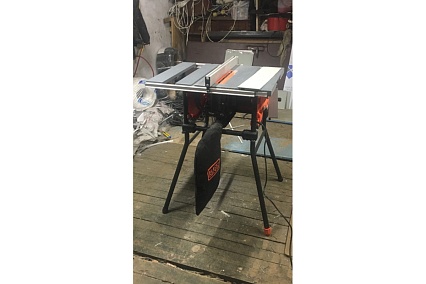 Настольная пила Black&Decker 1800 Вт, 5200 об/мин, диск 254x30 мм BES720