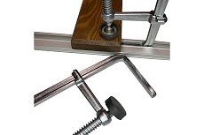 Кованая струбцина WOODWORK F-тип, 200x60 мм, c винтовой рукояткой, для установки в Т-паз HTC-2060