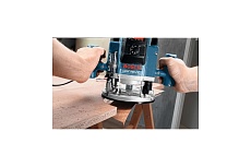 Вертикальная фрезерная машина Bosch GOF 900 CE Professional 0.601.614.608
