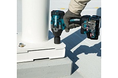 Ударный аккумуляторный гайковерт Makita XGT BL 40В без аккумулятора и ЗУ TW007GZ