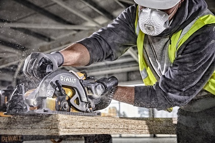 Дисковая пила DeWalt 54 В XR FLEXVOLT DCS577N-XJ