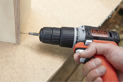 Ударная дрель-шуруповерт Black&Decker GoPak 12В USB BDCHD12S1