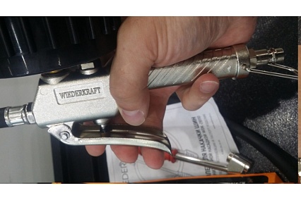 Пистолет для накачки шин Wiederkraft с аналоговым манометром WDK-29110