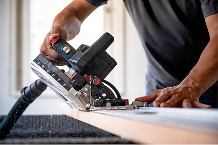 Аккумуляторная погружная пила Metabo KT 18 LTX 66 BL 601866660