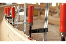 Струбцина BESSEY из ковкого чугуна 600/175, усилие 6 кН, с деревянной рукояткой BE-TG60S17