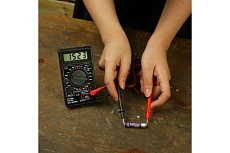 Цифровой мультиметр Deko DT830B 065-0196