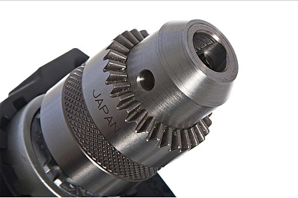 Ударная дрель Makita HP 2070