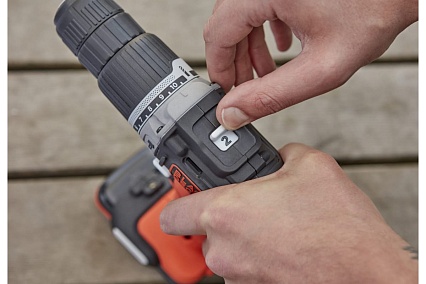 Ударная дрель-шуруповерт Black&Decker GoPak 12В USB BDCHD12S1