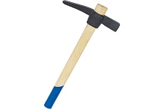 Молоток каменщика РемоКолор деревянная рукоятка, 600г, 38-5-206