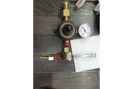 Регулятор для углекислоты и аргона Base Control AR/CO2 с ротаметром GCE 0870460