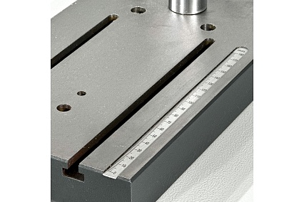 Сверлильный станок AURA TOOLS CM-6V 10050610
