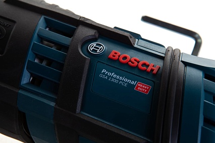 Сабельная ножовка Bosch GSA 1300 PCE 0.601.64E.200