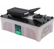 Насос пневмогидравлический Rockforce ножной 0.69л(раб.давл. 7.5-8.5бар,макс. гидравлич. давл.700бар, расход без нагрузки 490мл/мин,расход с нагрузкой 130мл/мин) RF-TRA3401 BIG(57214)