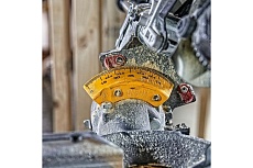 Бесщеточная торцовочная пила DeWalt 54 В XR FLEXVOLT DCS727N-XJ