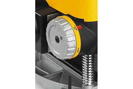 Рейсмусный станок DeWalt 1800 Вт, макс. ширина 330 мм DW735-KS