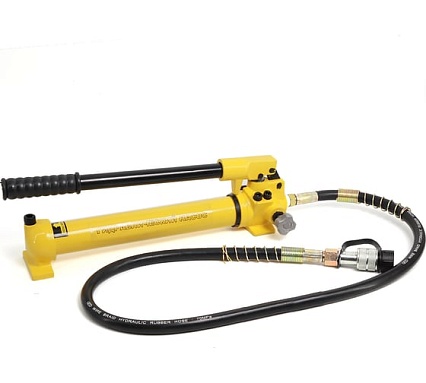 Гидравлический ручной насос Car-tool 0,6 л. CT-E1131