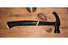Молоток с загнутым гвоздодером Stanley Fatmax Antivibe FMHT1-51277 1-51-277