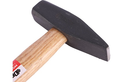 Слесарный кованый молоток DERZHI с деревянной рукояткой, 600 г 8801-060