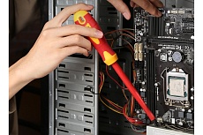Диэлектрическая крестовая отвертка Deli DL518150 PH3x150мм 110594