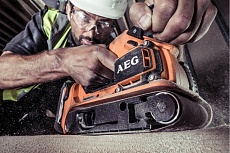 Бесщеточная ленточная шлифмашина AEG BHBS18-75BL-0 4935459582