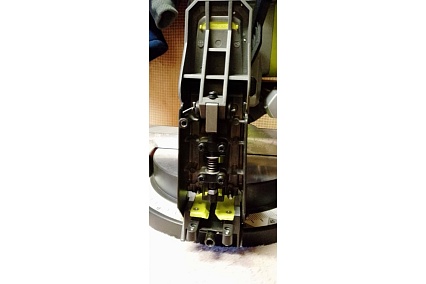 Торцовочная пила Ryobi EMS254L 5133001202