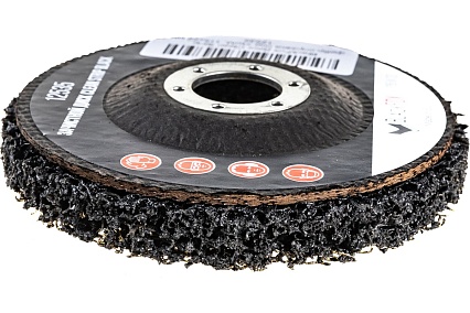 Диск зачистной Clean Strip Black 115х22 мм с фибровой оправкой BlackFox 12535