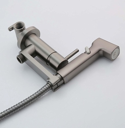 Смеситель Aquatek Ника AQ1819BGM с гигиеническим душем, оружейная сталь Смеситель Aquatek Ника AQ1819BGM с гигиеническим душем, оружейная сталь