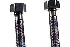 Гибкая подводка для воды ELKA с оплеткой из нержавеющей стали 1/2&quot; х 150 см в/в стал. гайка ИС.100072