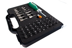 Трещоточная отверточная рукоятка с набором бит и насадок Jonnesway DR0152S